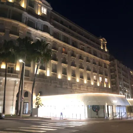 Boulevard De La Croisette Palais Miramar * Канны
