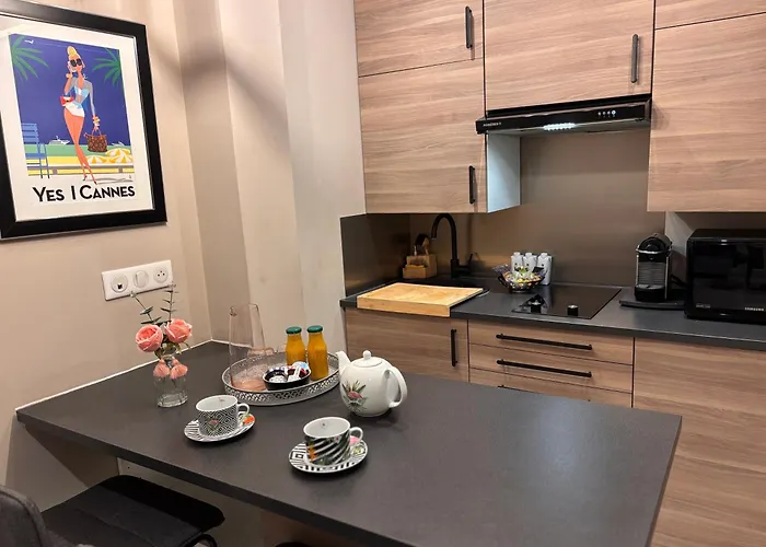 Boulevard De La Croisette Palais Miramar Cannes